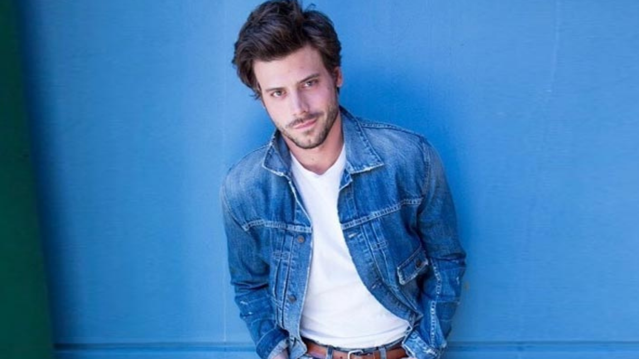 Actor François Arnaud Comes Out As Bisexual